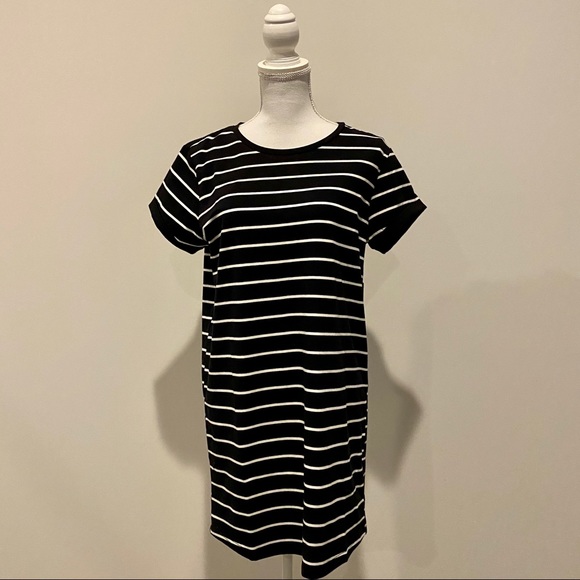 Lulus Dresses & Skirts - ✨BNWT✨ Lulu’s Black Striped Shirt Dress - Size M